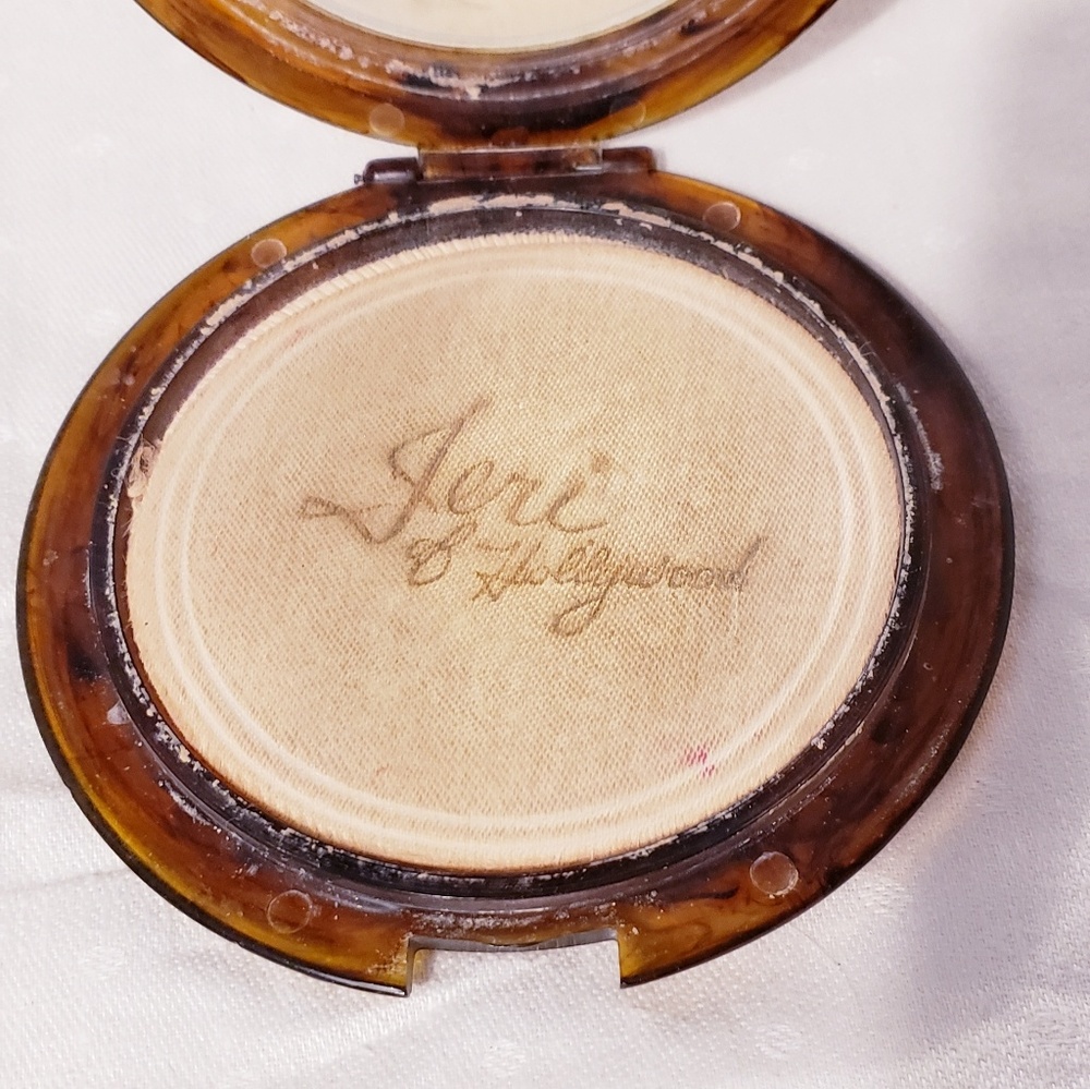 Vintage Mid-century Mod Large Powder Compact - Picture 3 of 5